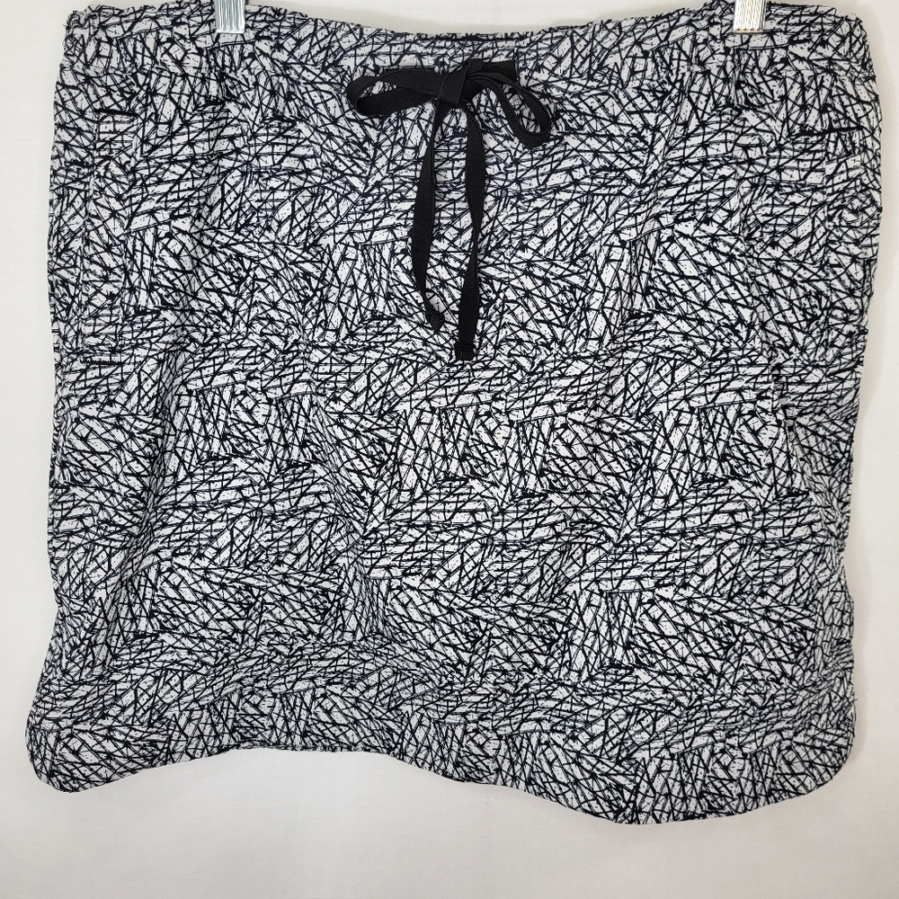 Lee Riders On the Go SKORT Womens Size 16 M Black White Pull On Skirt w/ Shorts - Picture 13 of 14